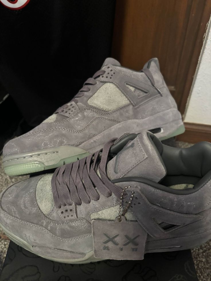 J4×kaws special edition